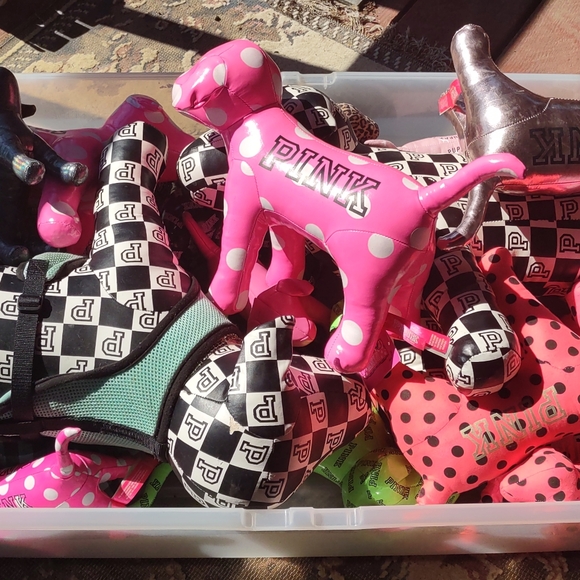 SOLD !SOLD !Very Large Lot of VS PINK DOGS. - Picture 9 of 9